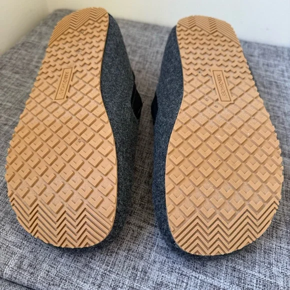 Xero Pagosa Cozy Cold Weather Slip-On Shoes - Picture 9 of 10